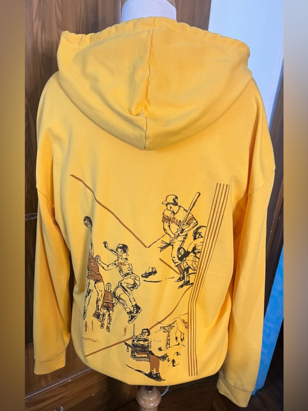Yellow Graphic Hoodie - Men - Picture 4 of 8